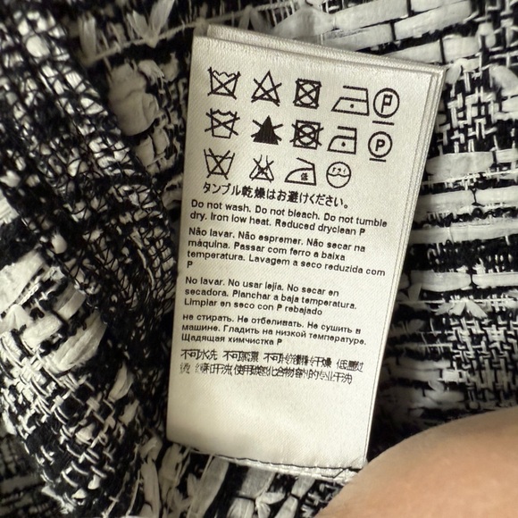 Escada Black,White Textured Lady Jacket with Fringe Details and Pockets Polished - Picture 7 of 12